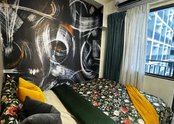 Evergreen Suite- 1 Bed 1 Sofa Bed, Light Sync Tv * Manila