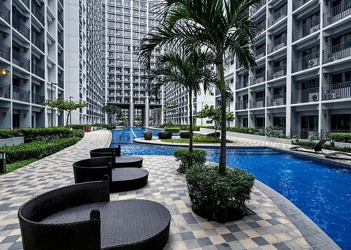 Evergreen Suite- 1 Bed 1 Sofa Bed, Light Sync Tv *
